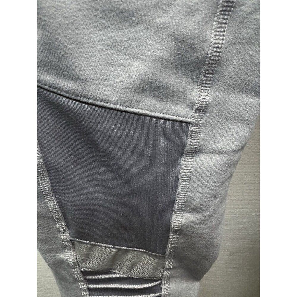 Alo Yoga Moto Leggings Size Small light gray Woman’s Textured High Waisted - Picture 4 of 11
